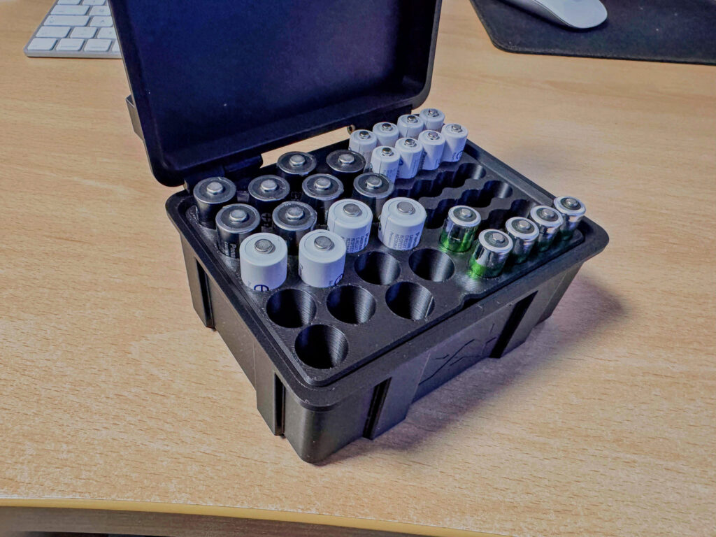 Batterien und Akkubox